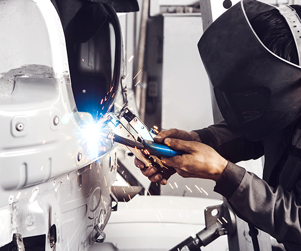 Car welding repair process workshop